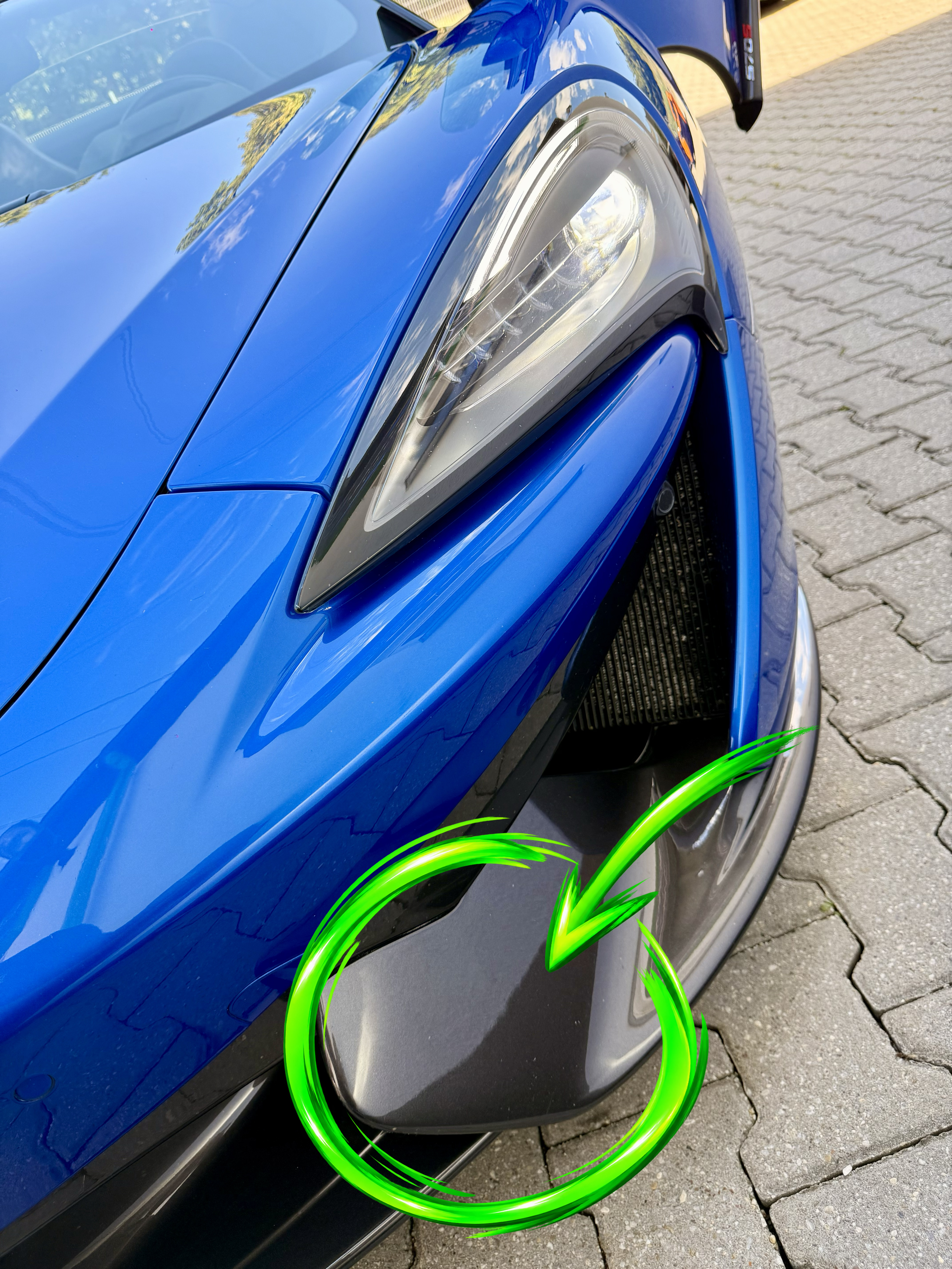 Stone chips – front bumper